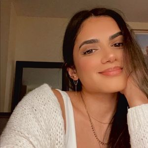 Meet your Posher, Riya